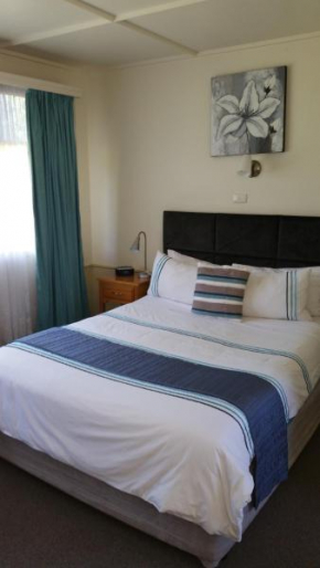  Kaniva Midway Motel  Канива